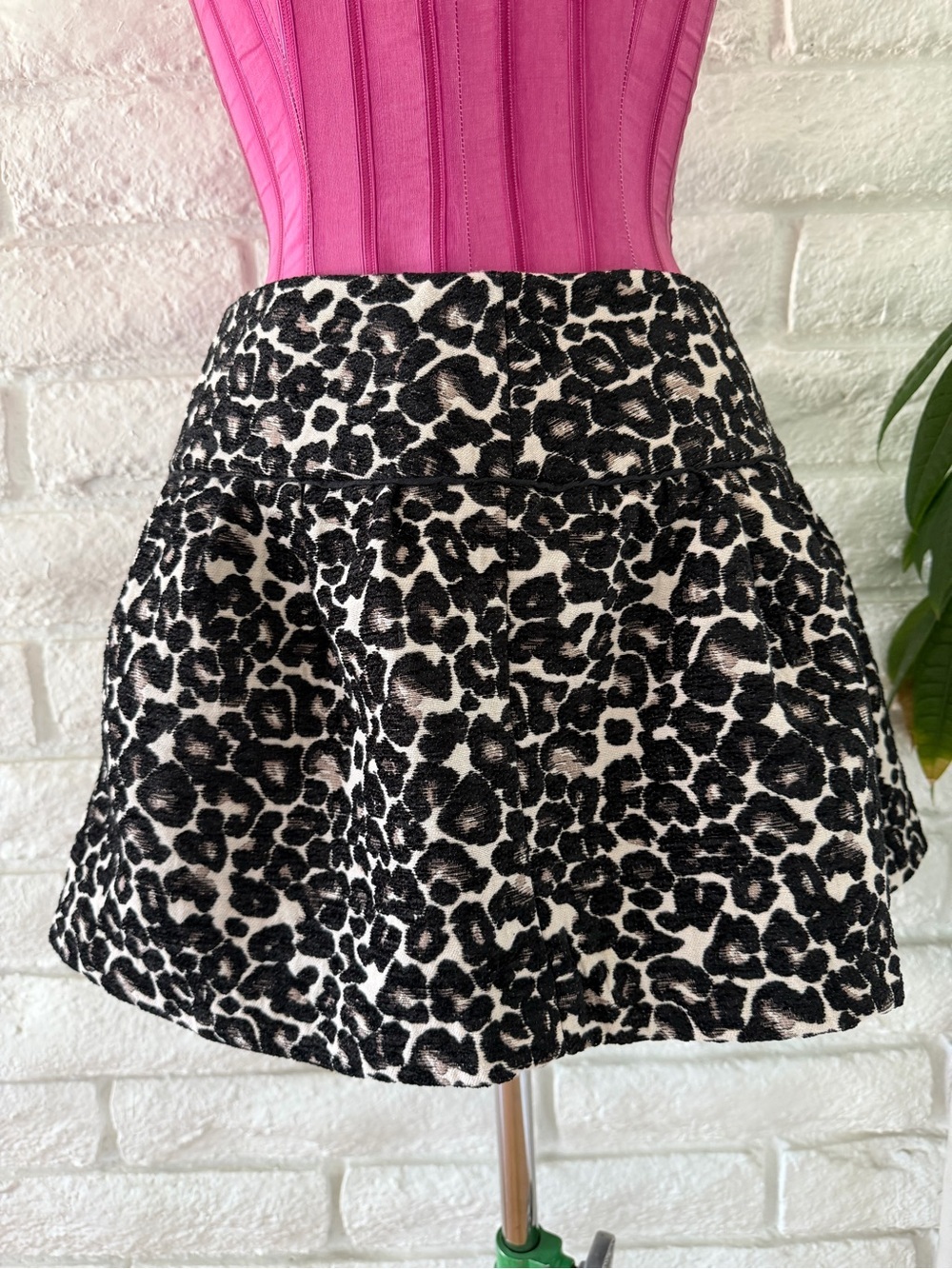 Scotch & Soda Black and White Leopard Brocade Skater Skirt Sz 1 M-17